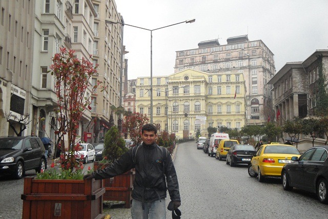 random-street-in-istanbul