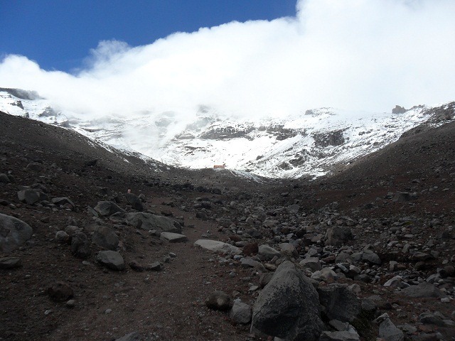 hiking-to-second-base-camp