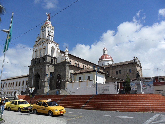 church-at-cotacachi-centro