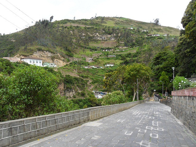walking-to-the-church