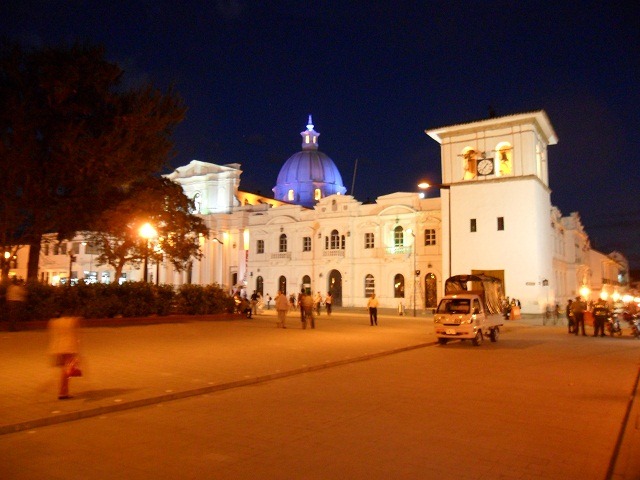popayan-town-square-by-night