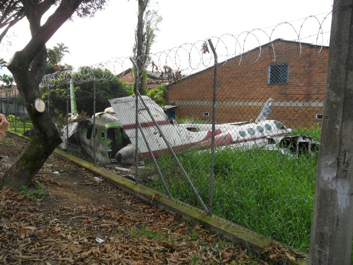 wreckage-of-old-planes-used-by-escobar-to-smuggle-drugs